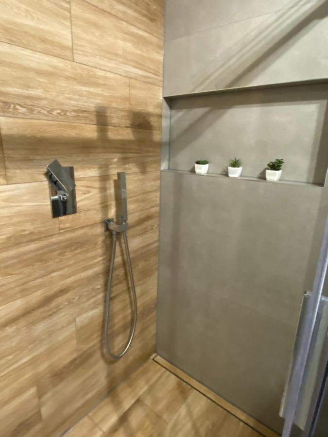 Apartment Mala Praha & Parking In The Garage Жилина Екстериор снимка
