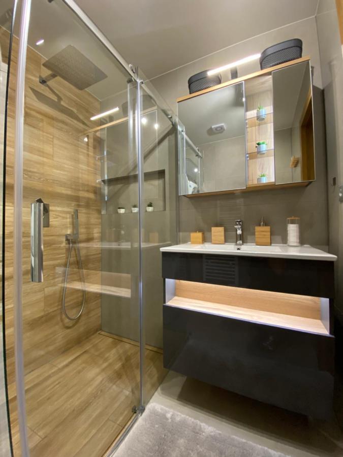 Apartment Mala Praha & Parking In The Garage Жилина Екстериор снимка