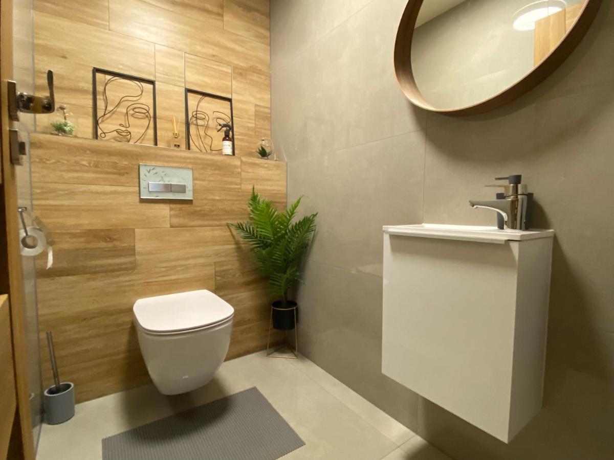 Apartment Mala Praha & Parking In The Garage Жилина Екстериор снимка