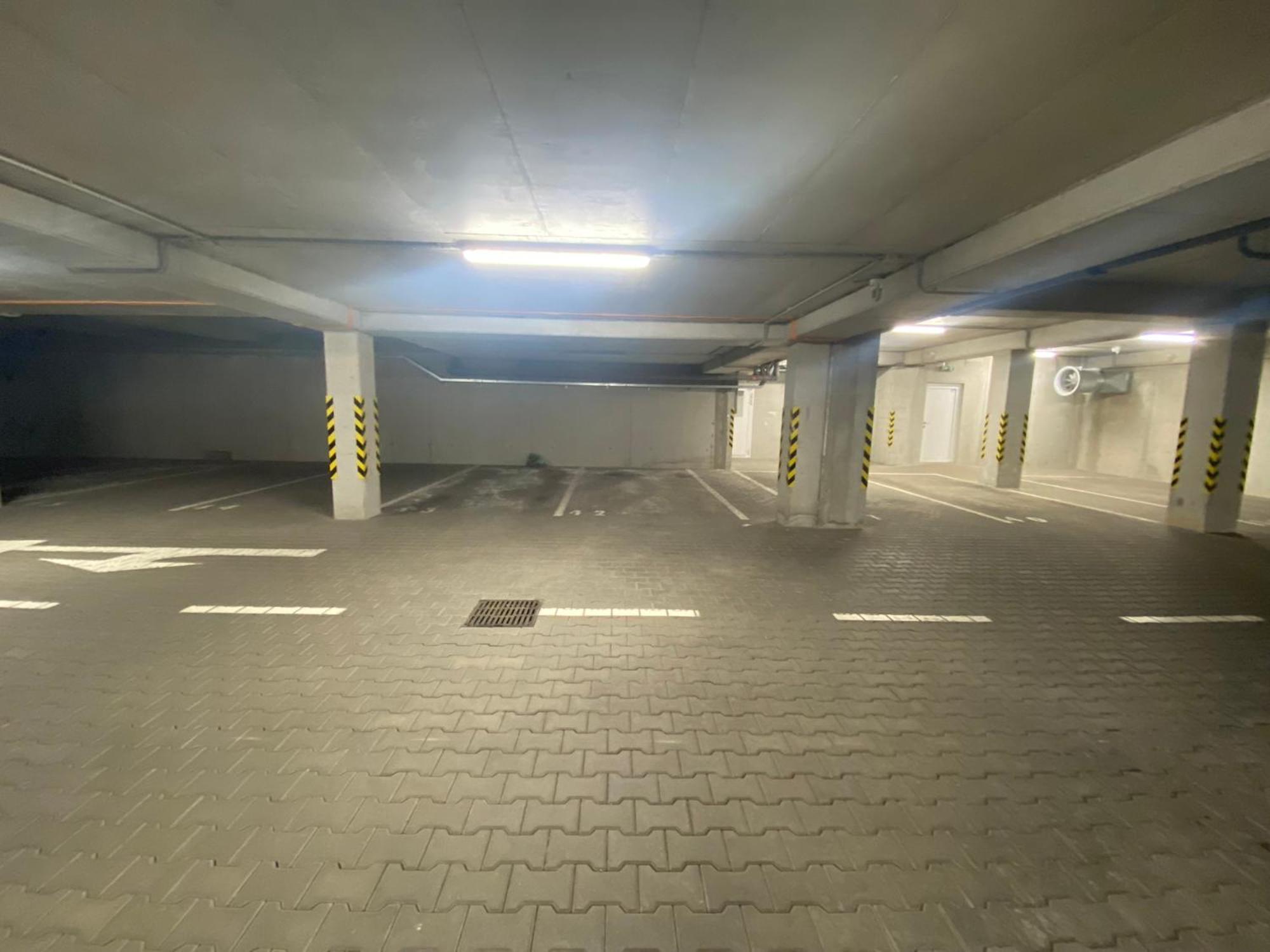 Apartment Mala Praha & Parking In The Garage Жилина Екстериор снимка