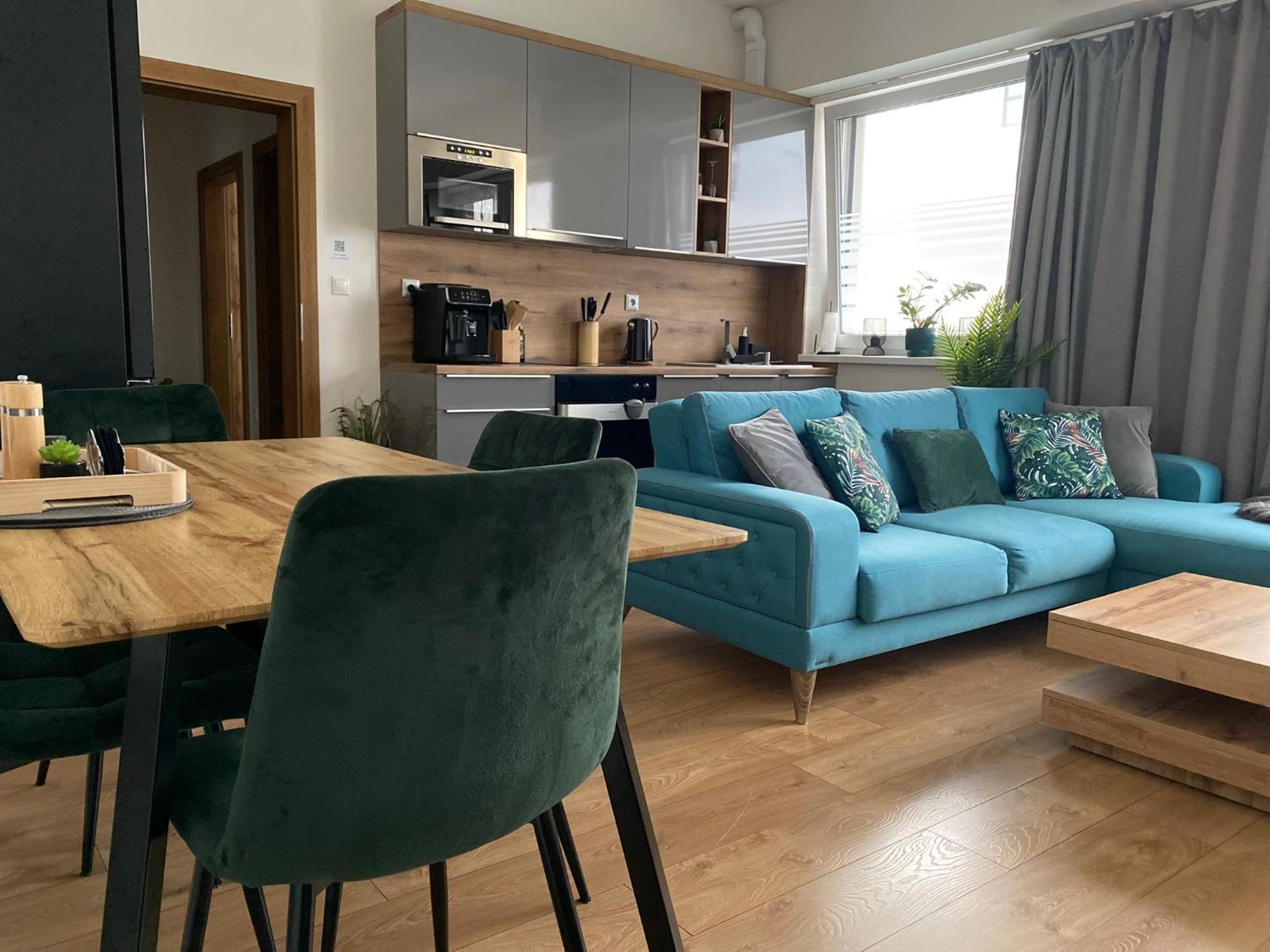 Apartment Mala Praha & Parking In The Garage Жилина Екстериор снимка